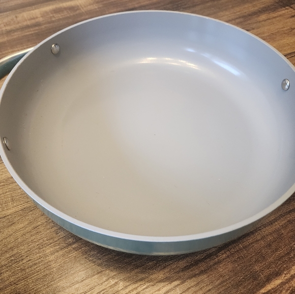 Caraway Nonstick Ceramic 4.5 Qt Sauté Pan with Lid - Sage Green - 12" Diameter - Picture 5 of 9